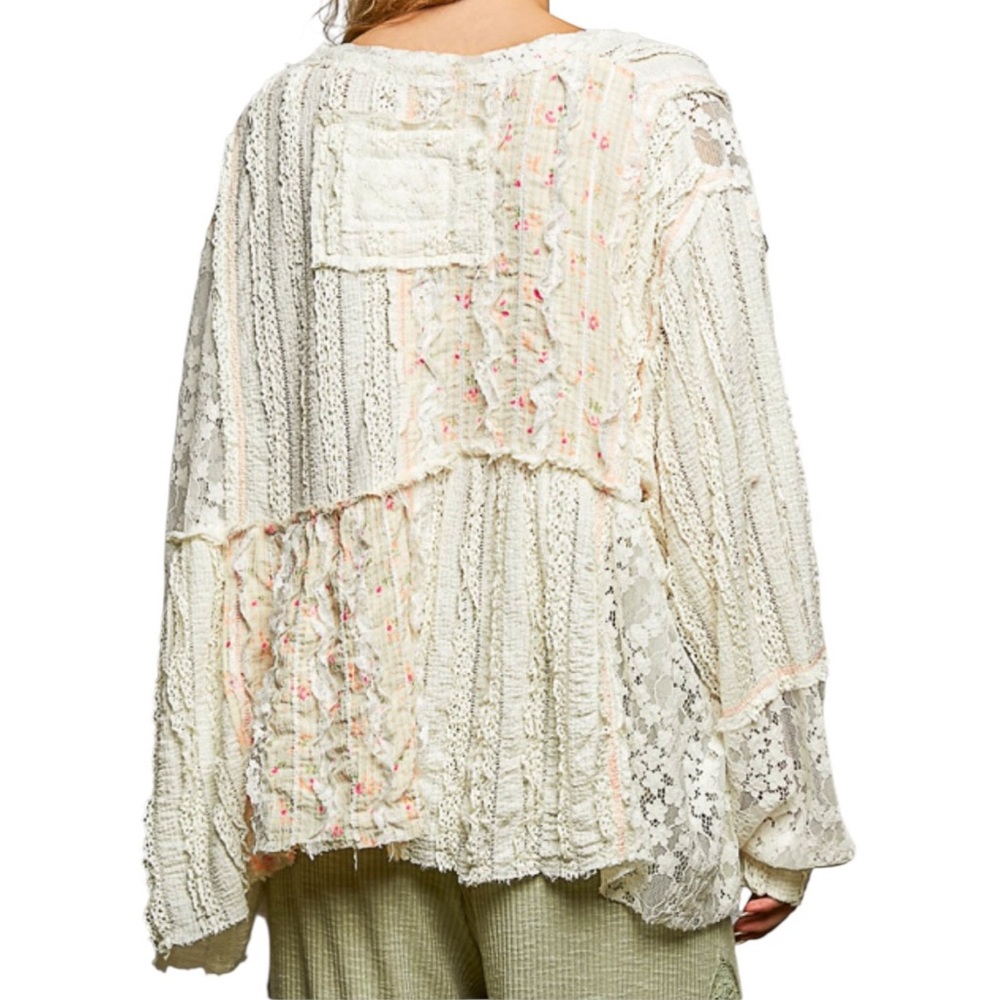 Boho Lace Crochet V-Neck Women's NWT Top in Cream - Picture 3 of 4